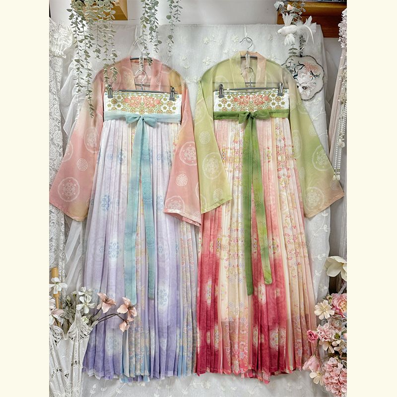 Ethnic Dress Fashion Show - Tradycyjne chińskie stroje damskie z motywami