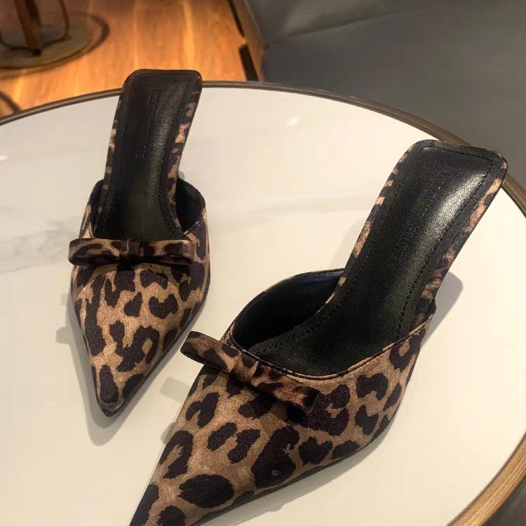 Damskie szpiczaste klapki na w – Ethnic And Fashion recenzja i cena