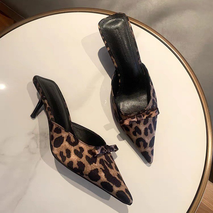 Damskie szpiczaste klapki na w – Ethnic And Fashion recenzja i cena