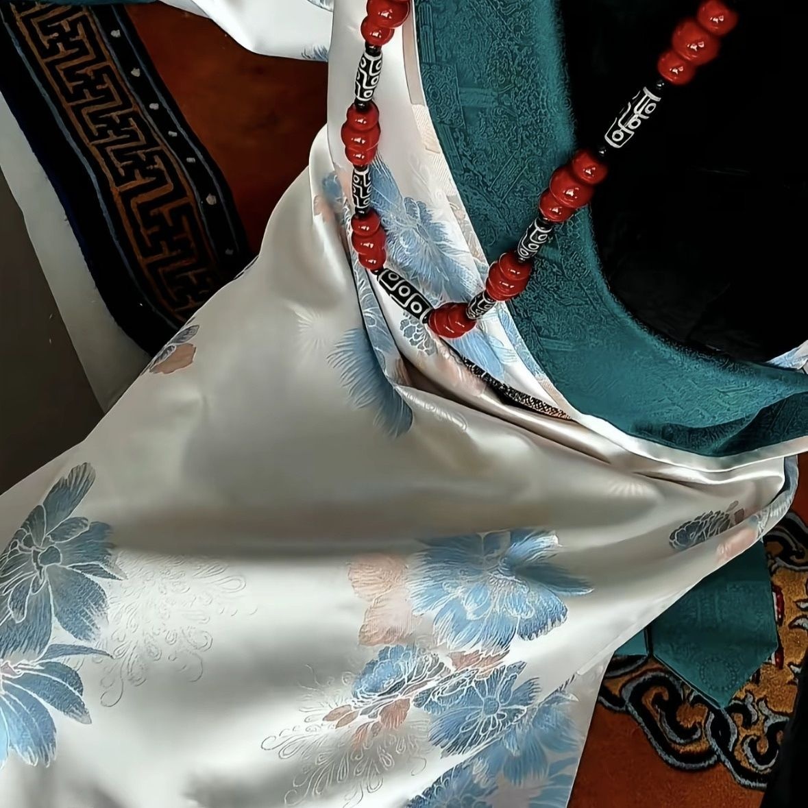 Nowy damski strój butański tyb – Ethnic Fashion Shoot recenzja i cena