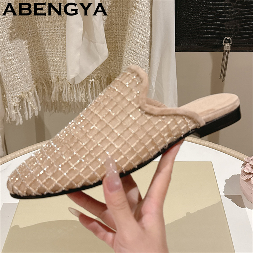 Błyszczące, koronkowe, siatecz – Ethnic And Fashion recenzja i cena