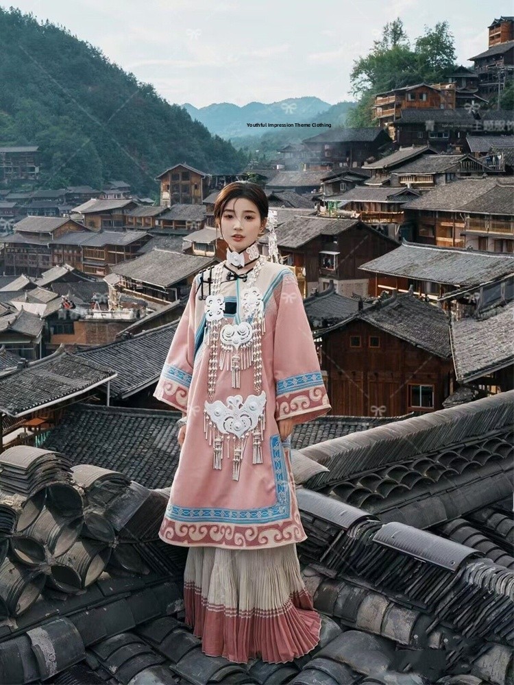 Różowa odzież w stylu etniczny – Ethnic Fashion Shoot recenzja i cena